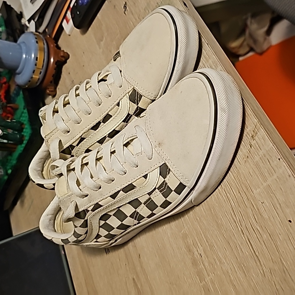 Vans checker old skool